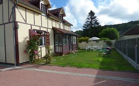 Gite Le Petit Chalet Avec Parking Gratuit
